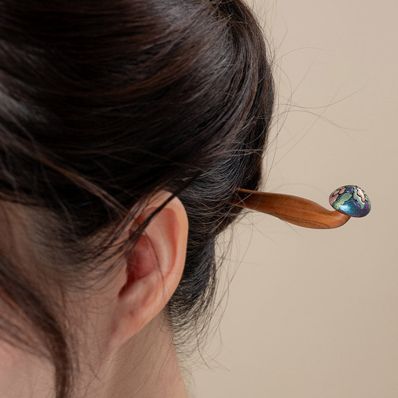 Lacquer Blossom Sandalwood Hair Stick