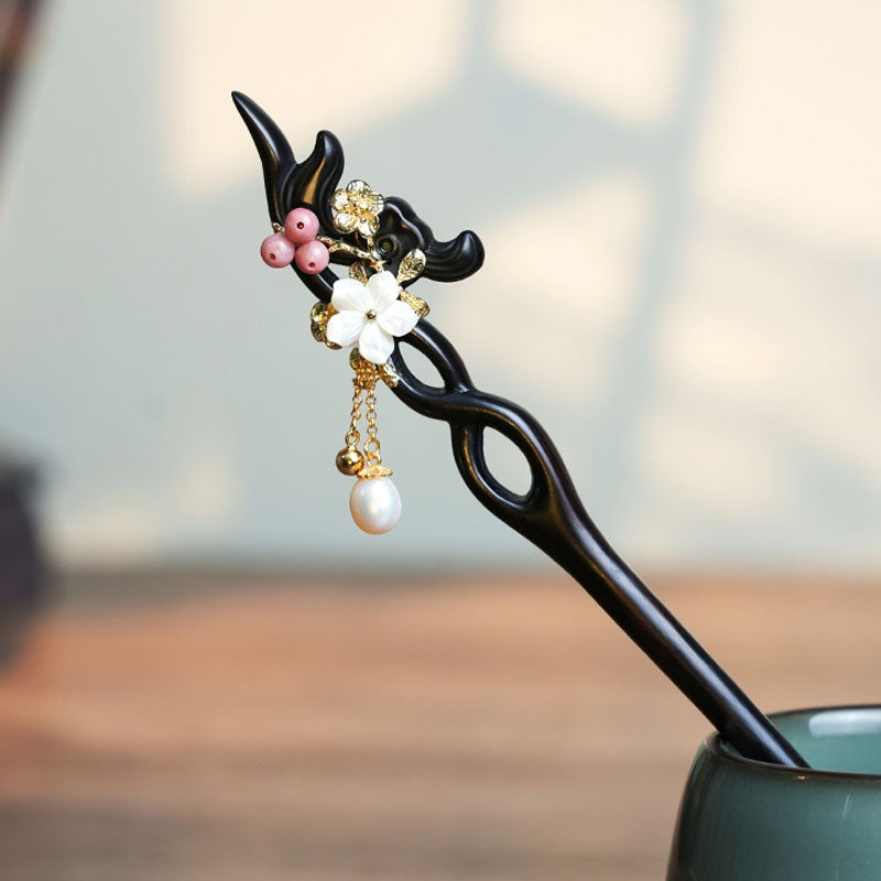 White Blossom Pearl Hair Stick