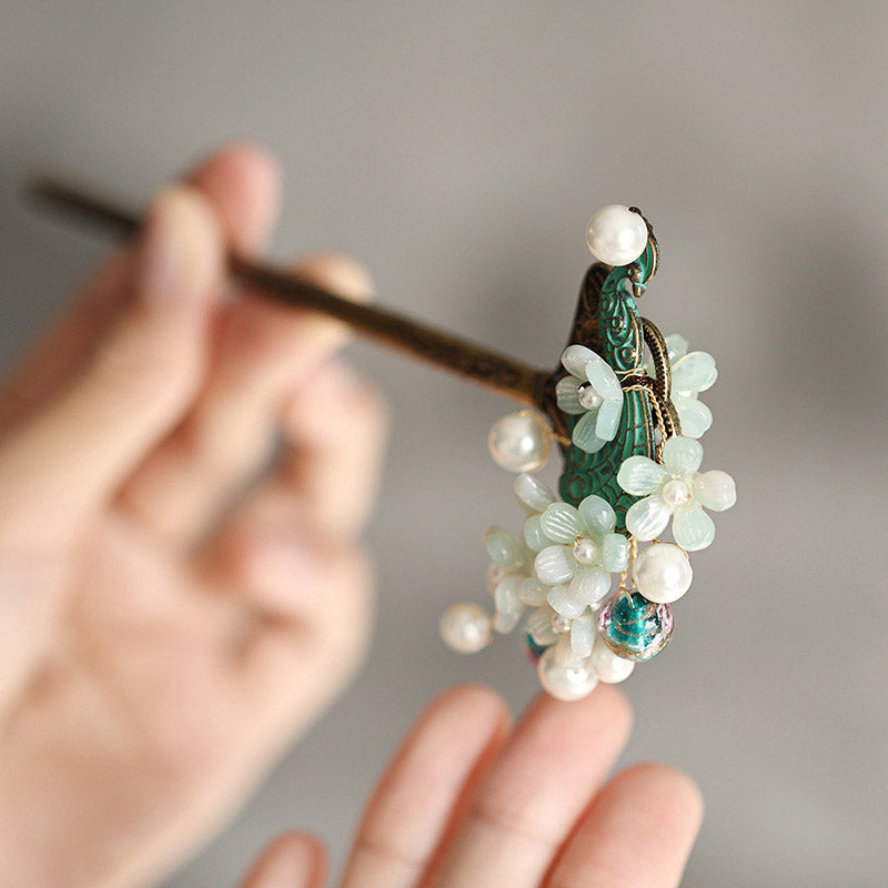 Antique Pearl Garden Hair Stick