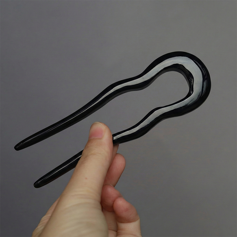 Obsidian Curve Horn Hair Stick