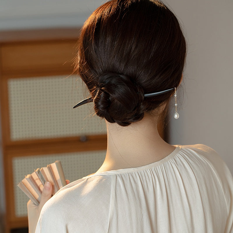Minimal Pearl Drop Hair Stick