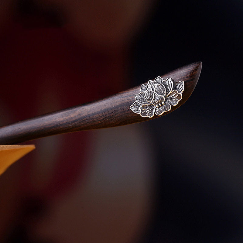 Noir Bloom Hair Stick