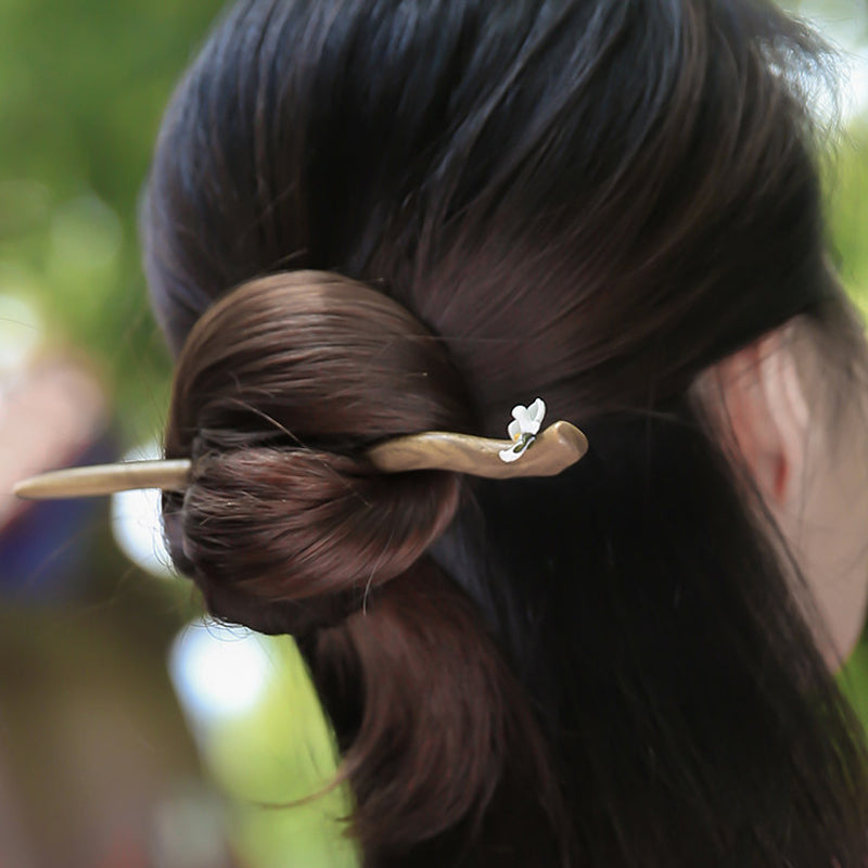 Minimal Gardenia Hair Stick
