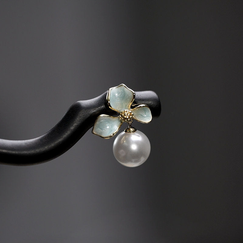 Poised Pearl Hair Stick