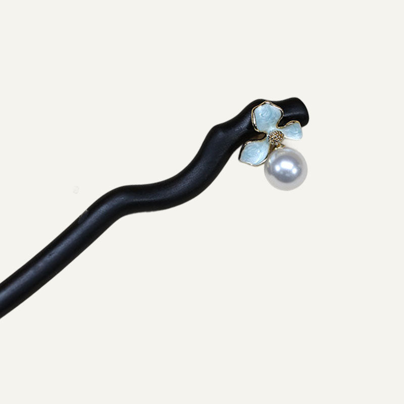 Poised Pearl Hair Stick