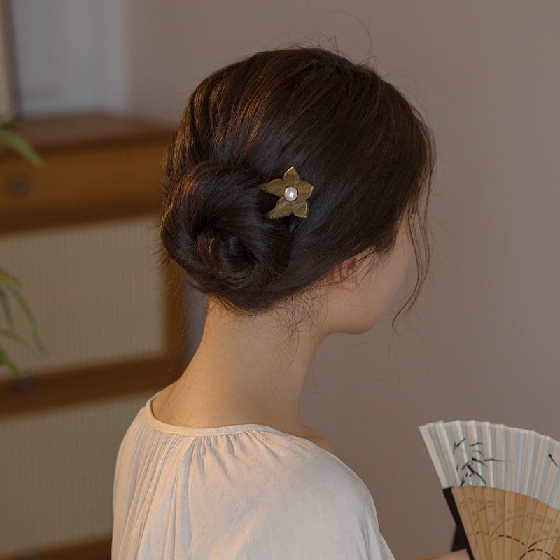 Carved Blossom Pearl Hair Fork